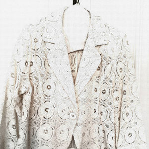 FOR CYNTHIA CREAM LACED BLAZER. ELEGANT AND CLASSI